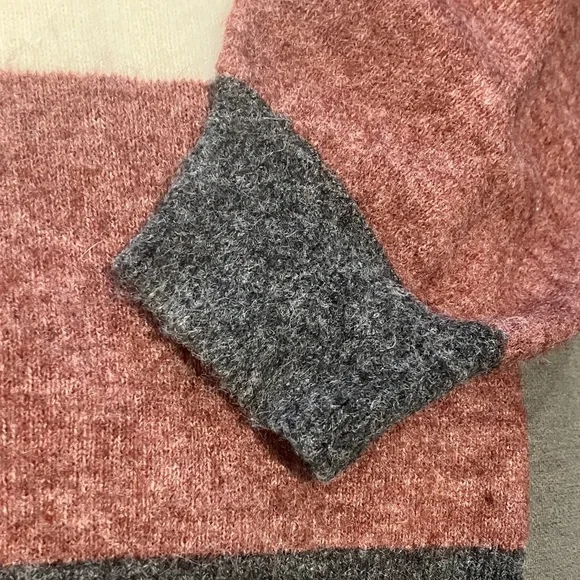 Last Chance! Vero Moda Women's Striped Sweater in Red, Gray, and Cream - Picture 7 of 7